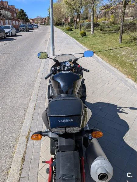 Yamaha YZF R6 – Vista 5