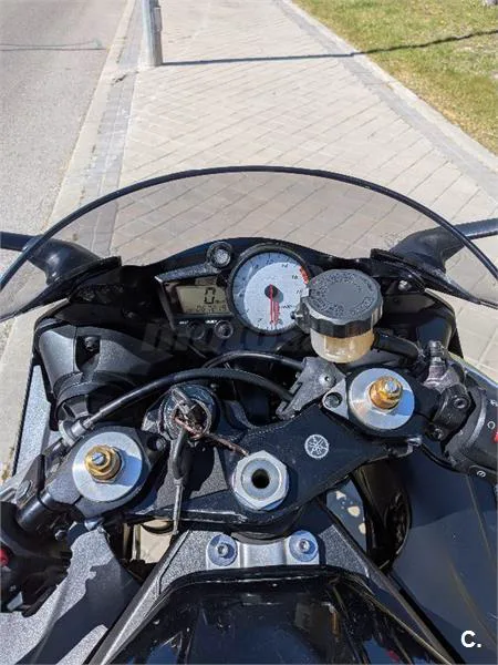 Yamaha YZF R6 – Vista 8