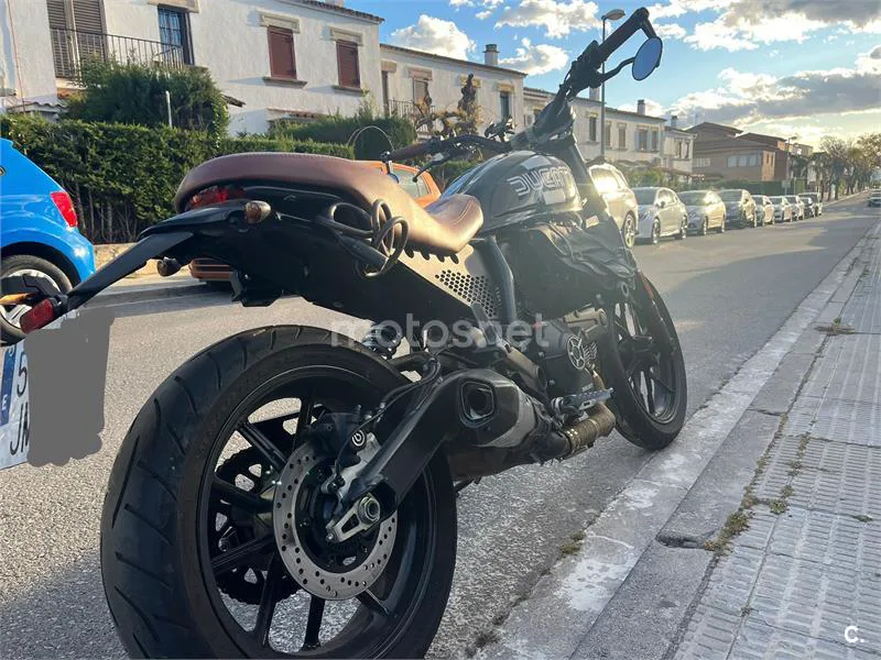 Ducati Scrambler – Vista 2