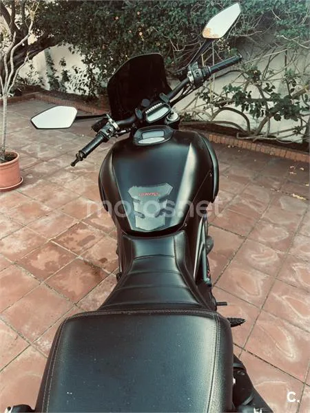 Ducati Diavel – Vista 3