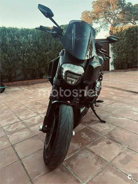 Ducati Diavel – Vista 8