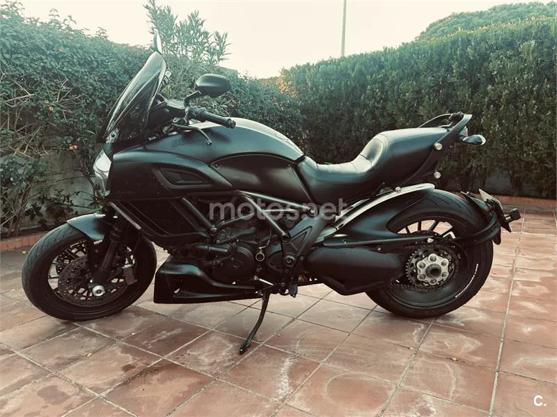 Ducati Diavel – Vista 9