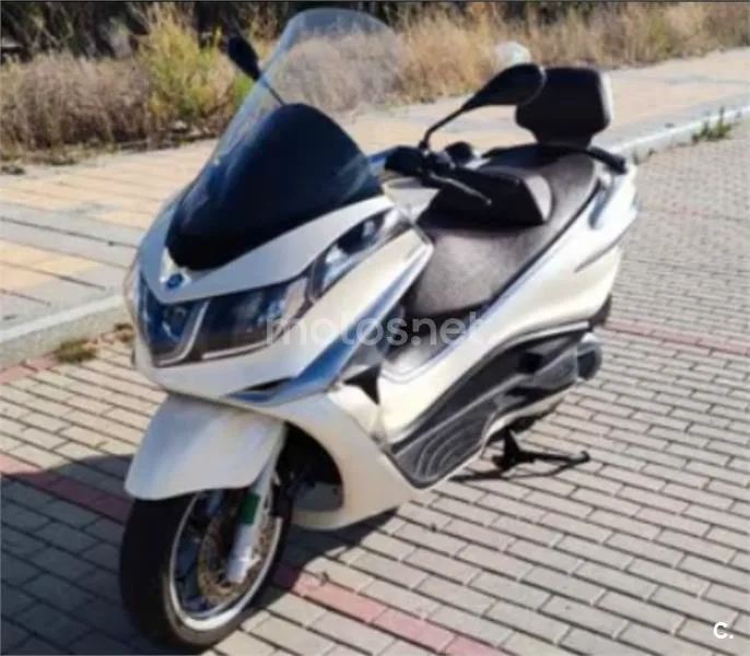Piaggio X10 350 – Vista 4