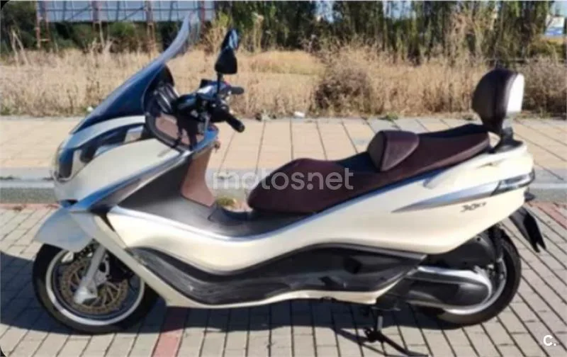 Piaggio X10 350 – Vista 5