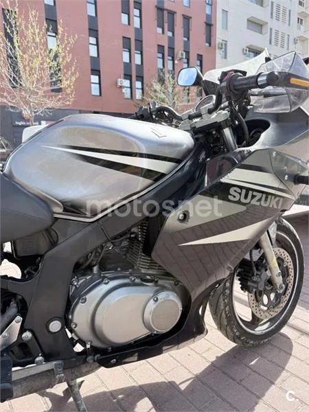 Suzuki GS 500F – Vista 6