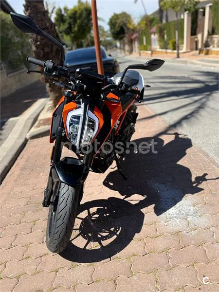 KTM 125 – Vista 11