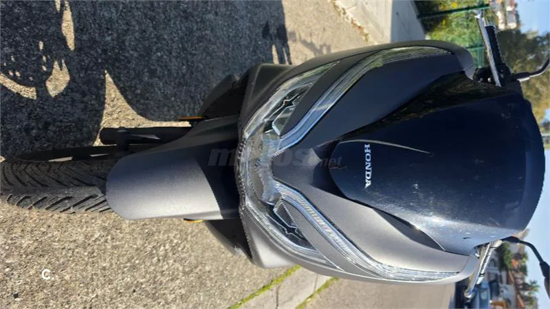 Honda PCX 125 – Vista 4