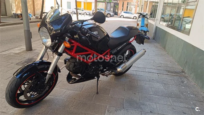 Ducati Monster 695 – Vista 3
