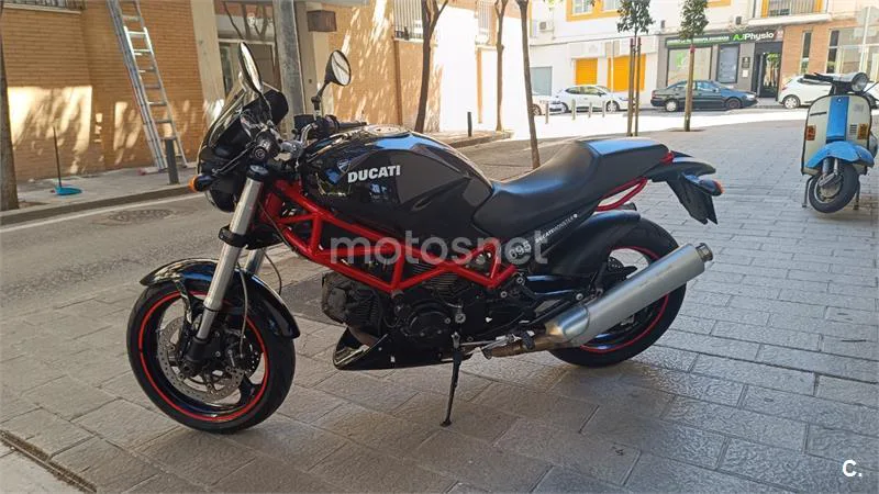 Ducati Monster 695 – Vista 4