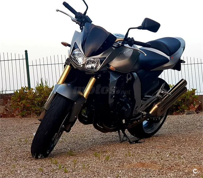 Kawasaki Z 1000 – Vista 2