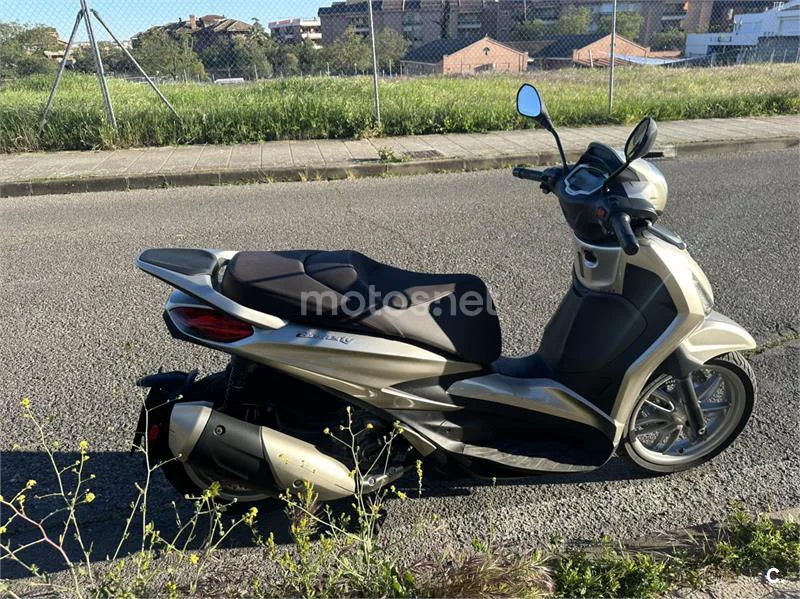 Piaggio Beverly – Vista 3