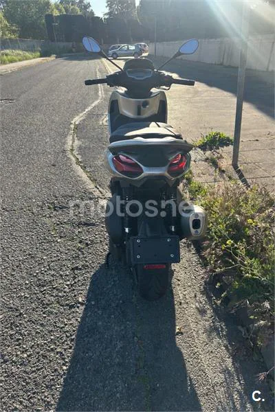 Piaggio Beverly – Vista 4