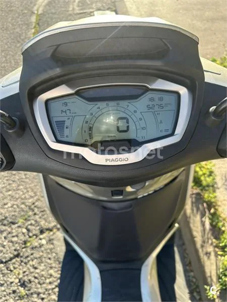 Piaggio Beverly – Vista 6