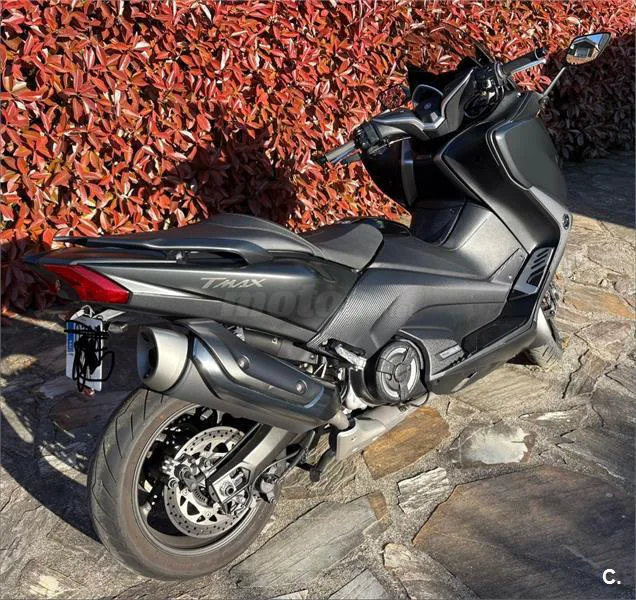 Yamaha TMAX – Vista 2