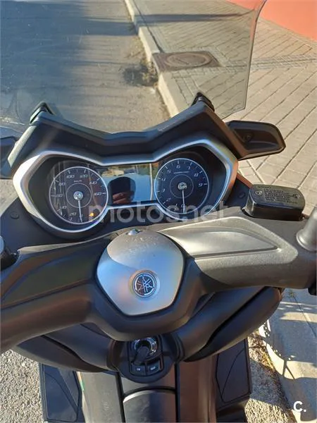 Yamaha XMAX 300 – Vista 7