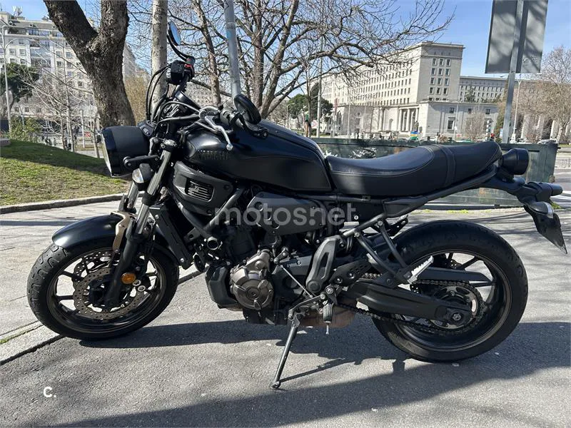 Yamaha XSR700 – Vista 5