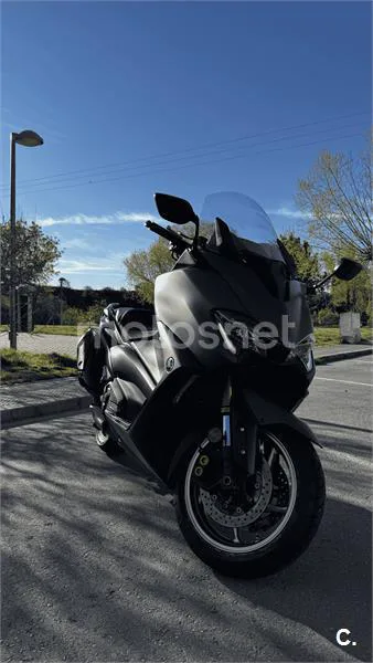 Yamaha TMAX 560 TECH MAX – Vista 15