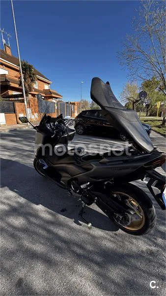 Yamaha TMAX 560 TECH MAX – Vista 6