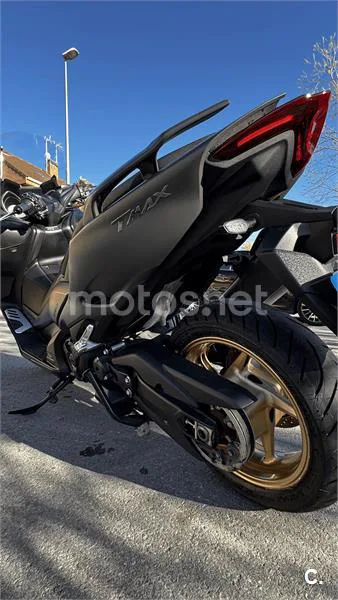 Yamaha TMAX 560 TECH MAX – Vista 7