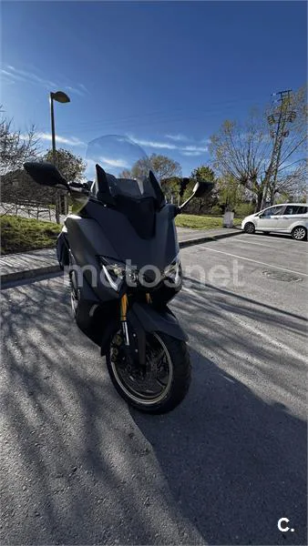 Yamaha TMAX 560 TECH MAX – Vista 8