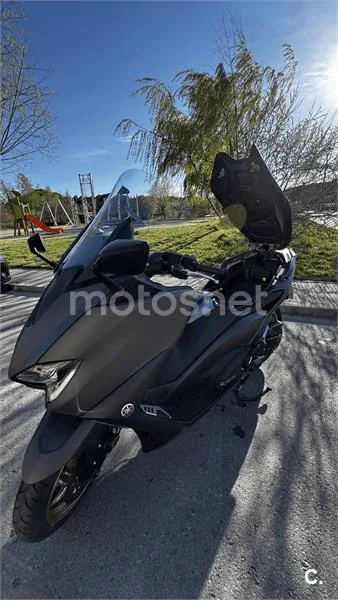 Yamaha TMAX 560 TECH MAX – Vista 10