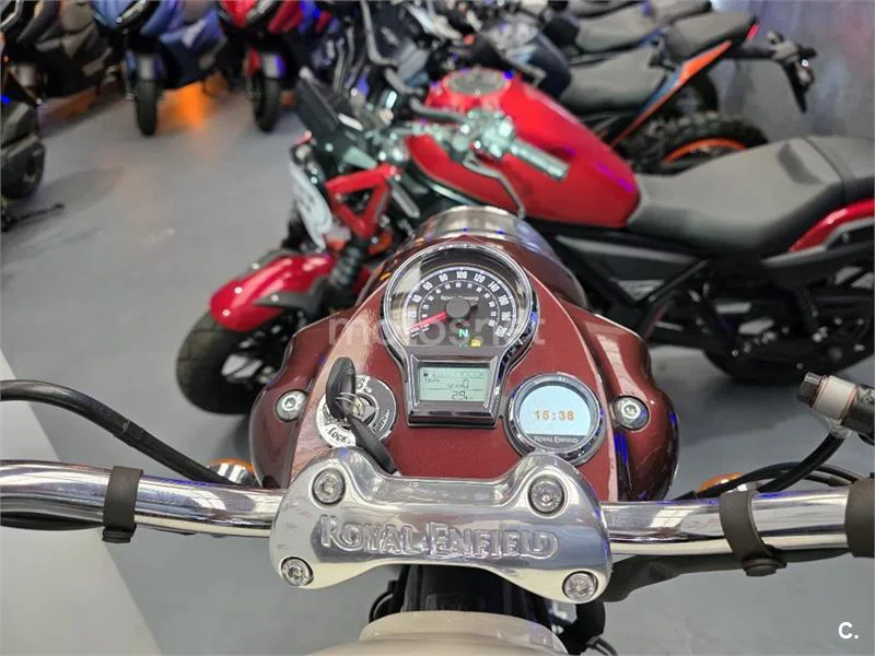 Royal Enfield Classic 650 – Vista 13