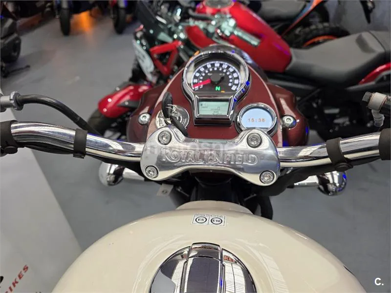 Royal Enfield Classic 650 – Vista 14