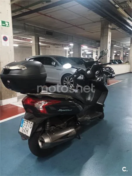 Kymco Super Dink 300 – Vista 3