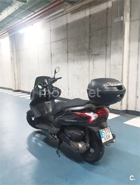 Kymco Super Dink 300 – Vista 4
