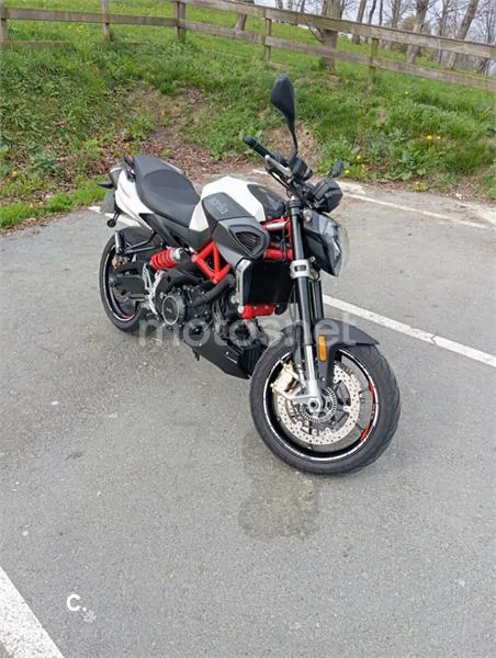 Aprilia Shiver 900 – Vista 3