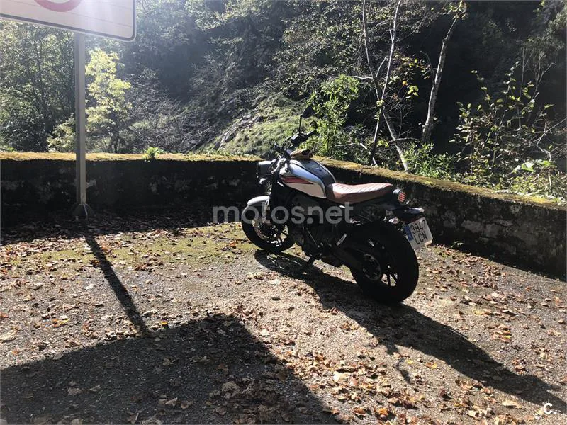 Yamaha XSR700 – Vista 18