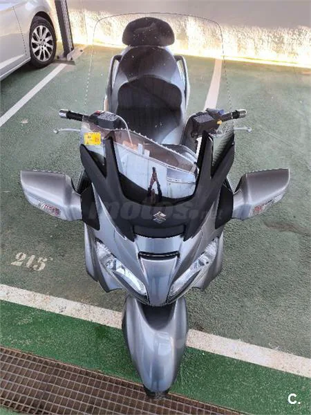 Suzuki BURGMAN 650 Executive – Vista 8