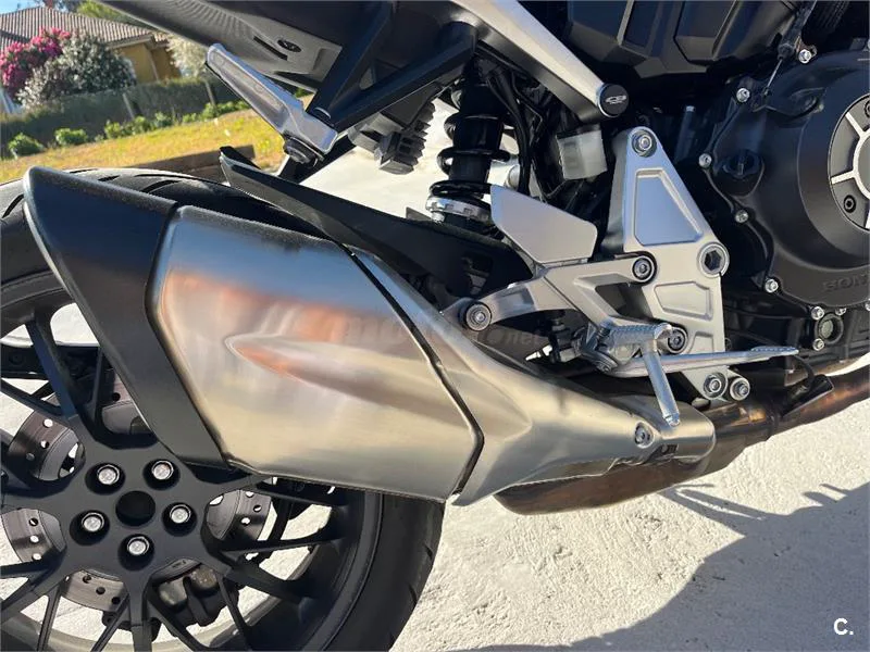 Honda CB 1000R – Vista 12