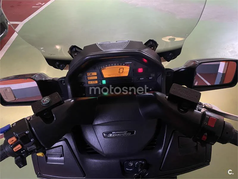 Suzuki BURGMAN 650 Executive – Vista 5