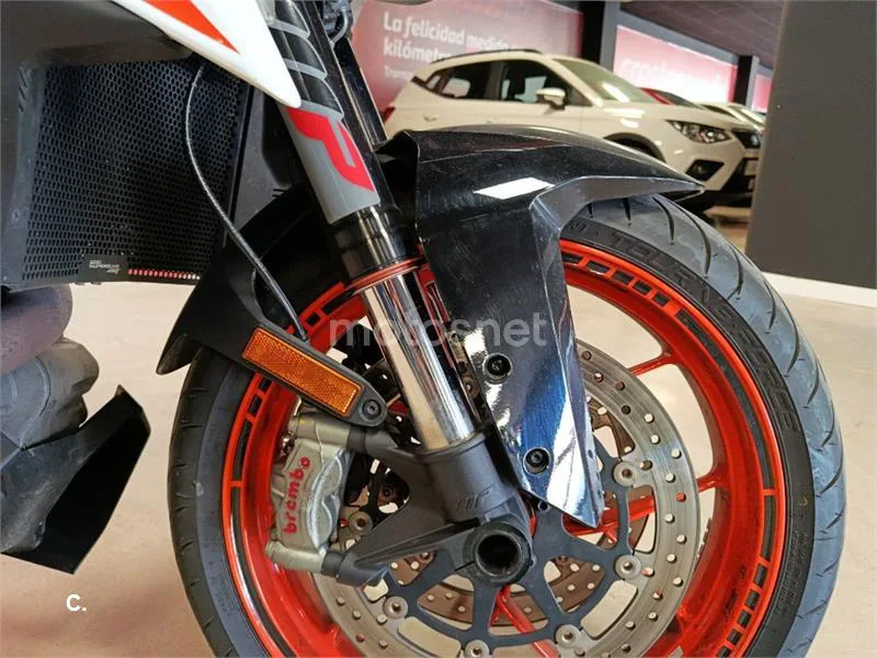 KTM 1290 Super Duke GT – Vista 14