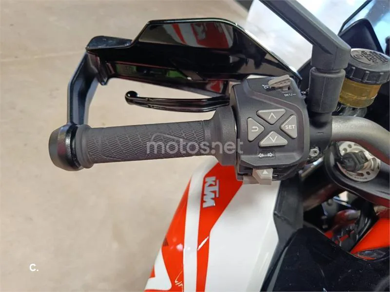 KTM 1290 Super Duke GT – Vista 8