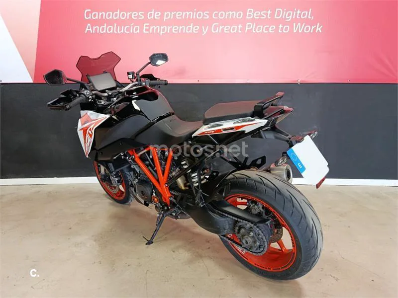 KTM 1290 Super Duke GT – Vista 10