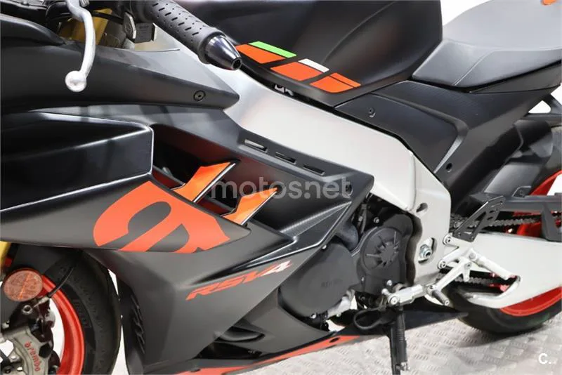 Aprilia RSV4 – Vista 13