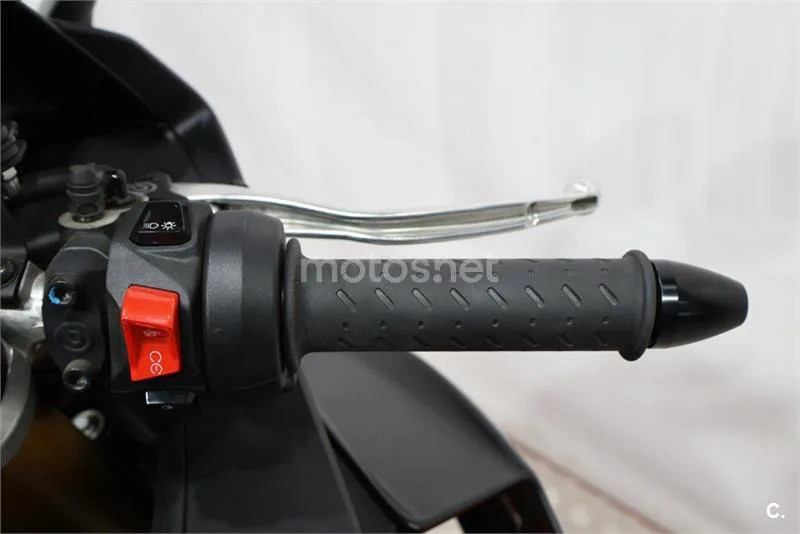Aprilia RSV4 – Vista 9
