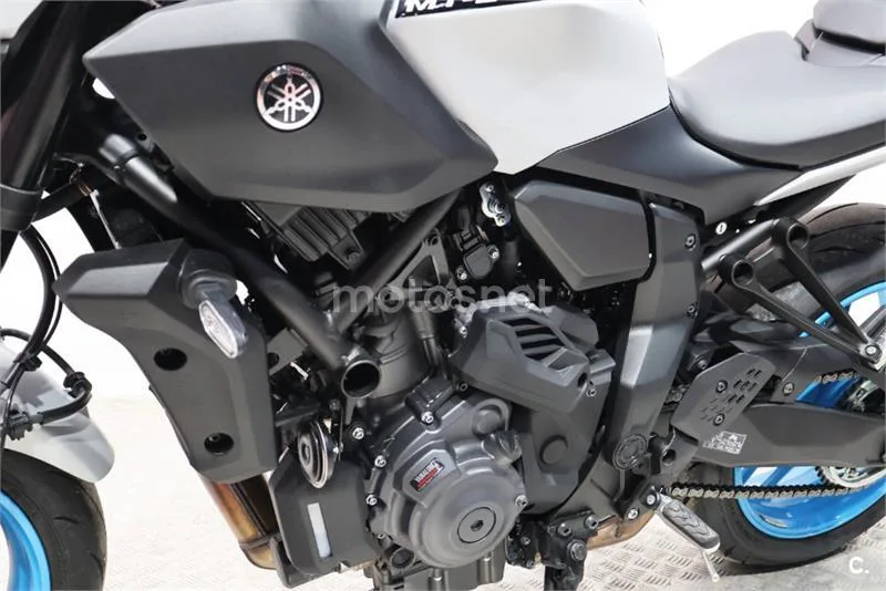 Yamaha MT-07 – Vista 13