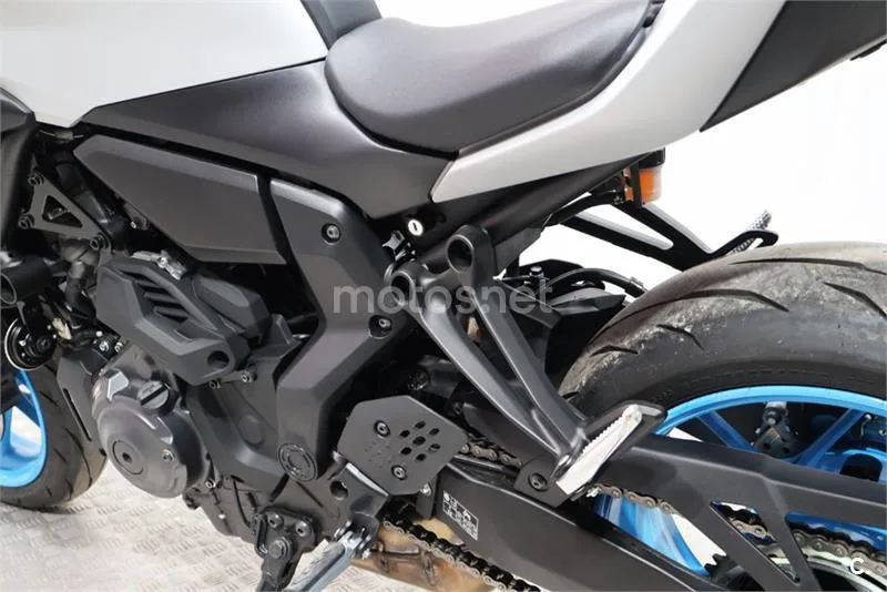 Yamaha MT-07 – Vista 14