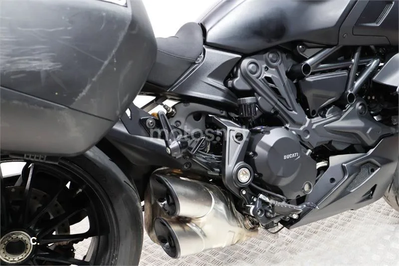 Ducati Diavel – Vista 14