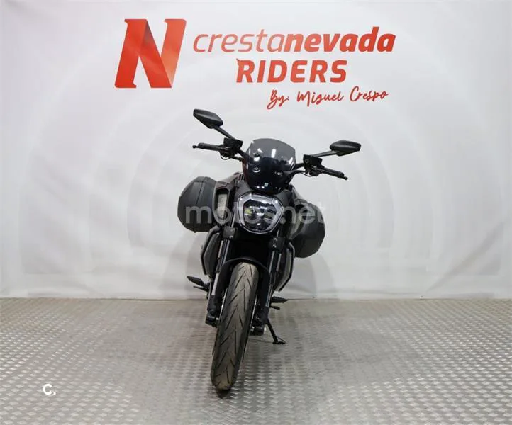 Ducati Diavel – Vista 5