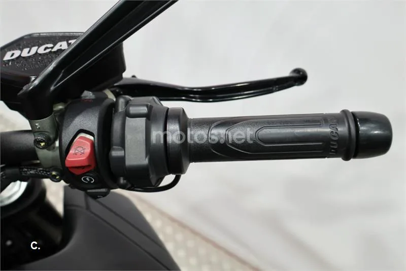 Ducati Diavel – Vista 9