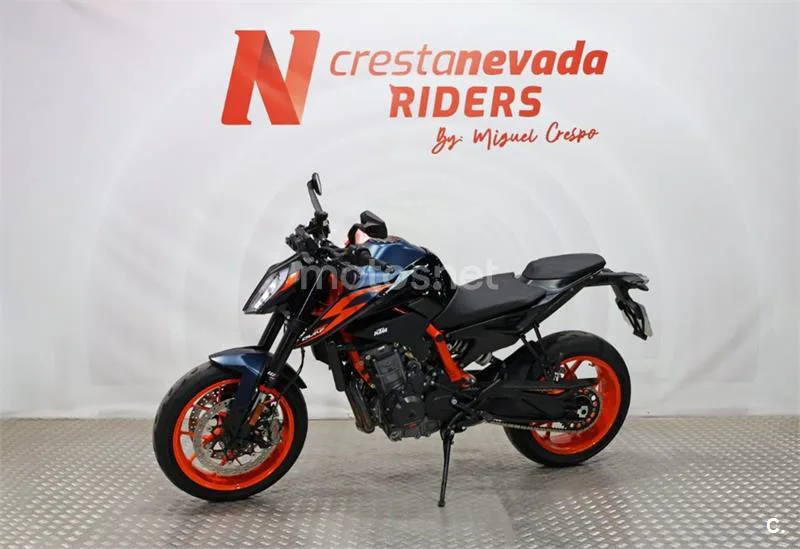 KTM 890 – Vista 3