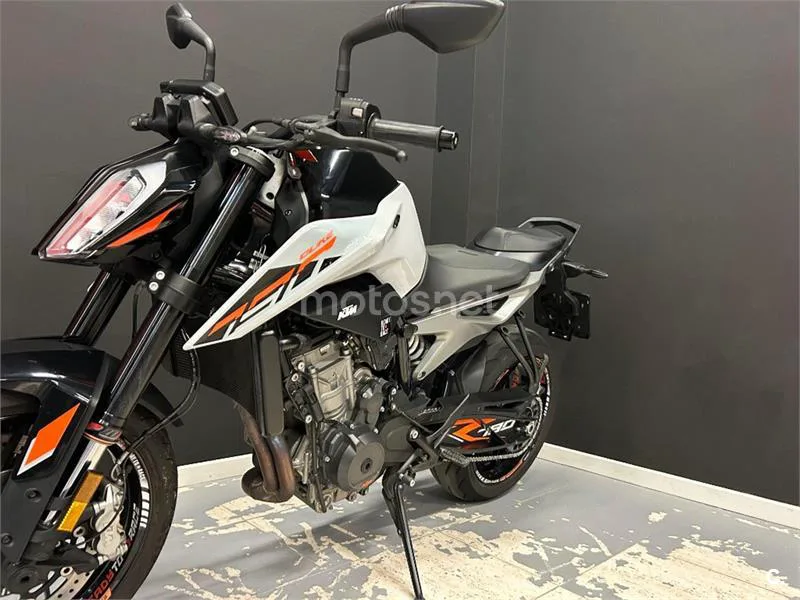 KTM 790 – Vista 13