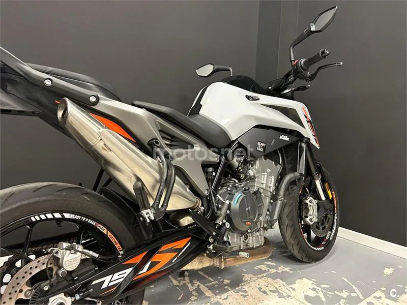 KTM 790 – Vista 15