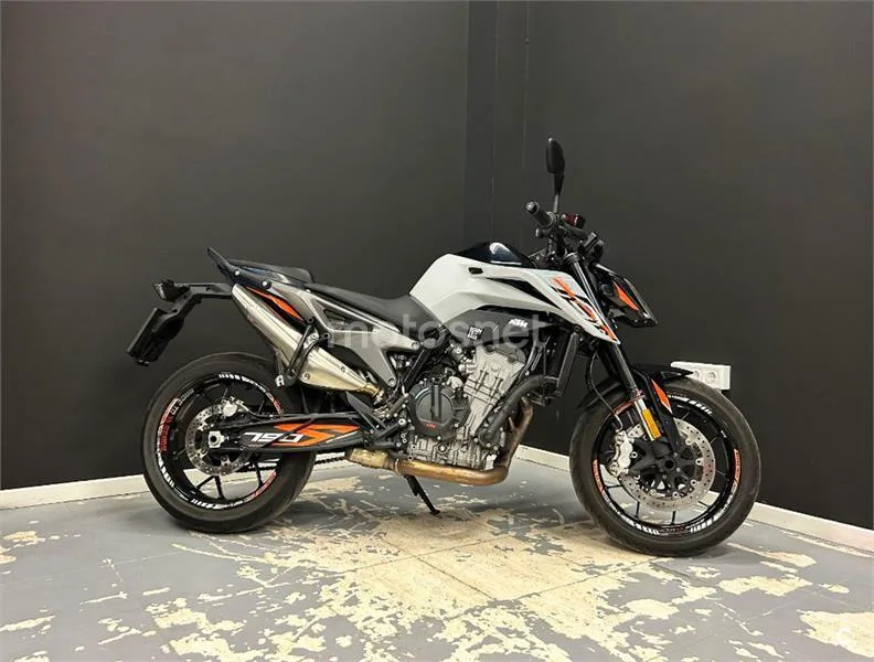 KTM 790 – Vista 7