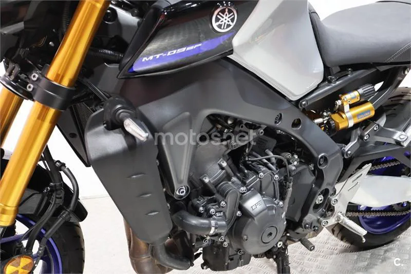 Yamaha MT-09 – Vista 13