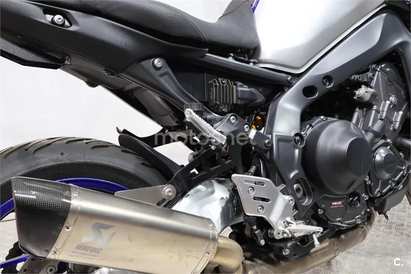Yamaha MT-09 – Vista 15